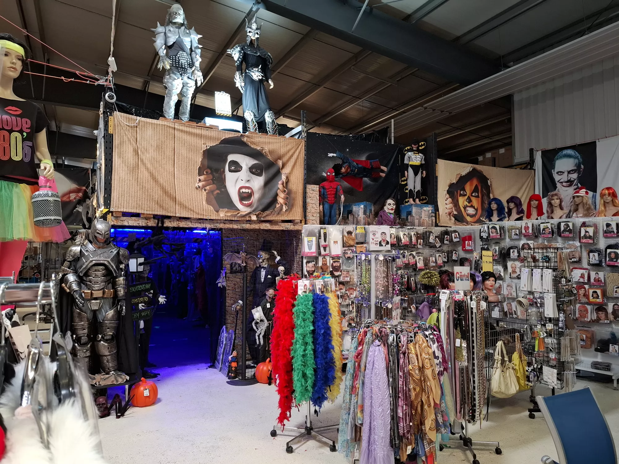 Innenansicht B2B Rabinig Faschingswelt Poggersdorf